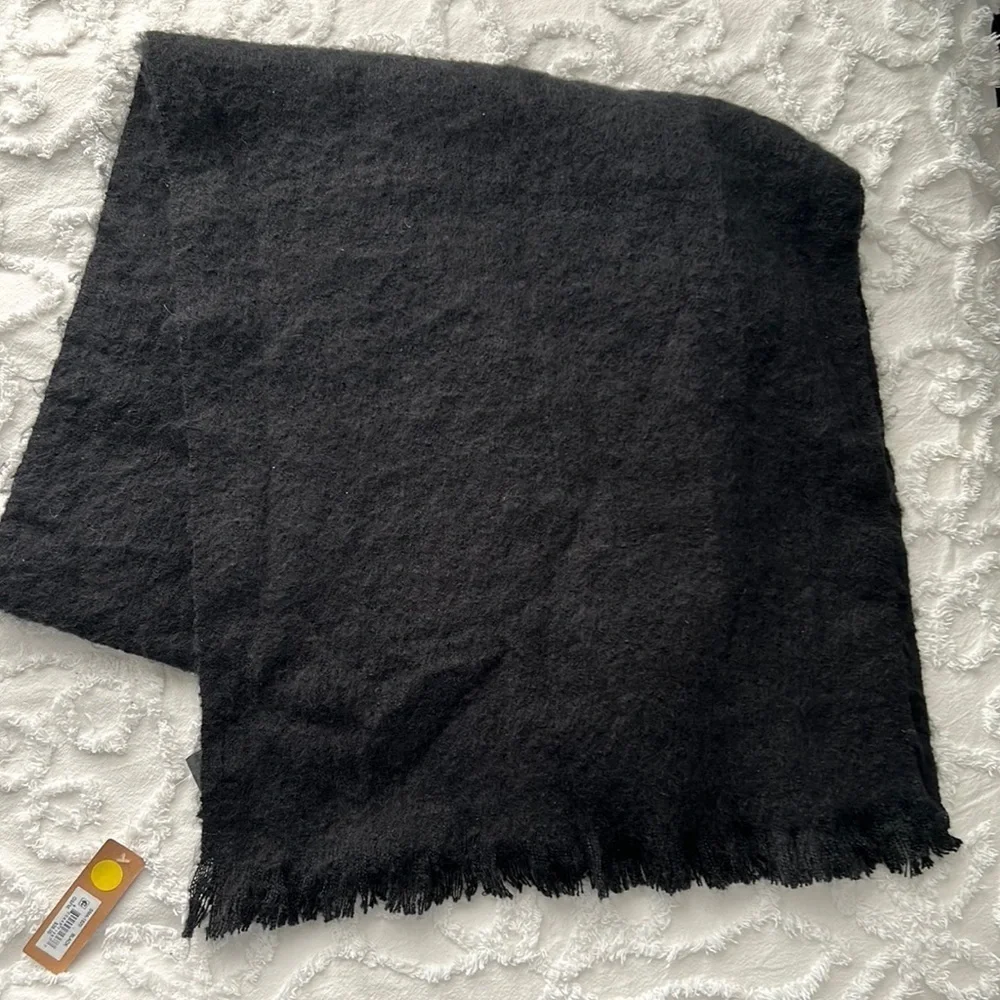NWT Steve Madden black scarf. 18”x 72”. Soft, ready for fall and winter!